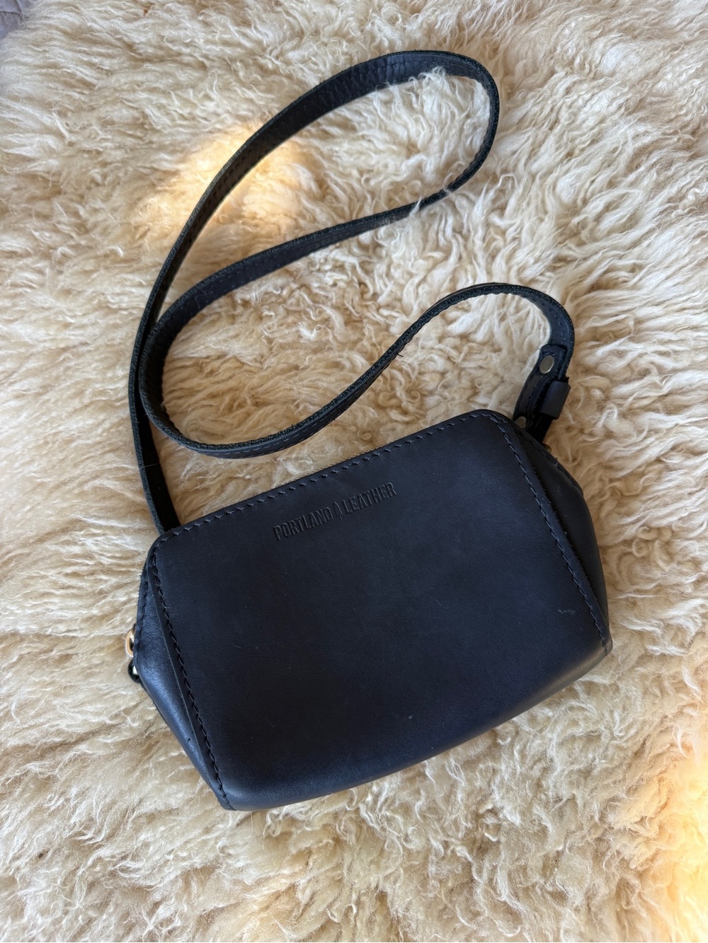 Portland Leather Zip Tight Belt Bag Black - Picture 2 of 6